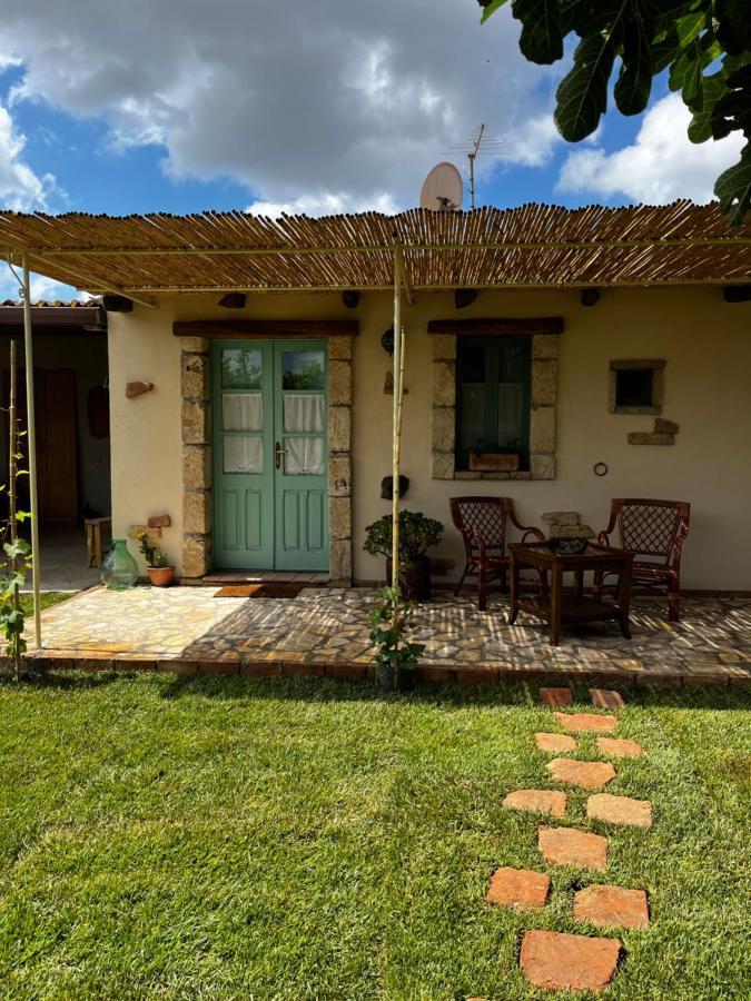 Graziosa Stanza Campidanese Su Segundu Guest House Oristano Luaran gambar